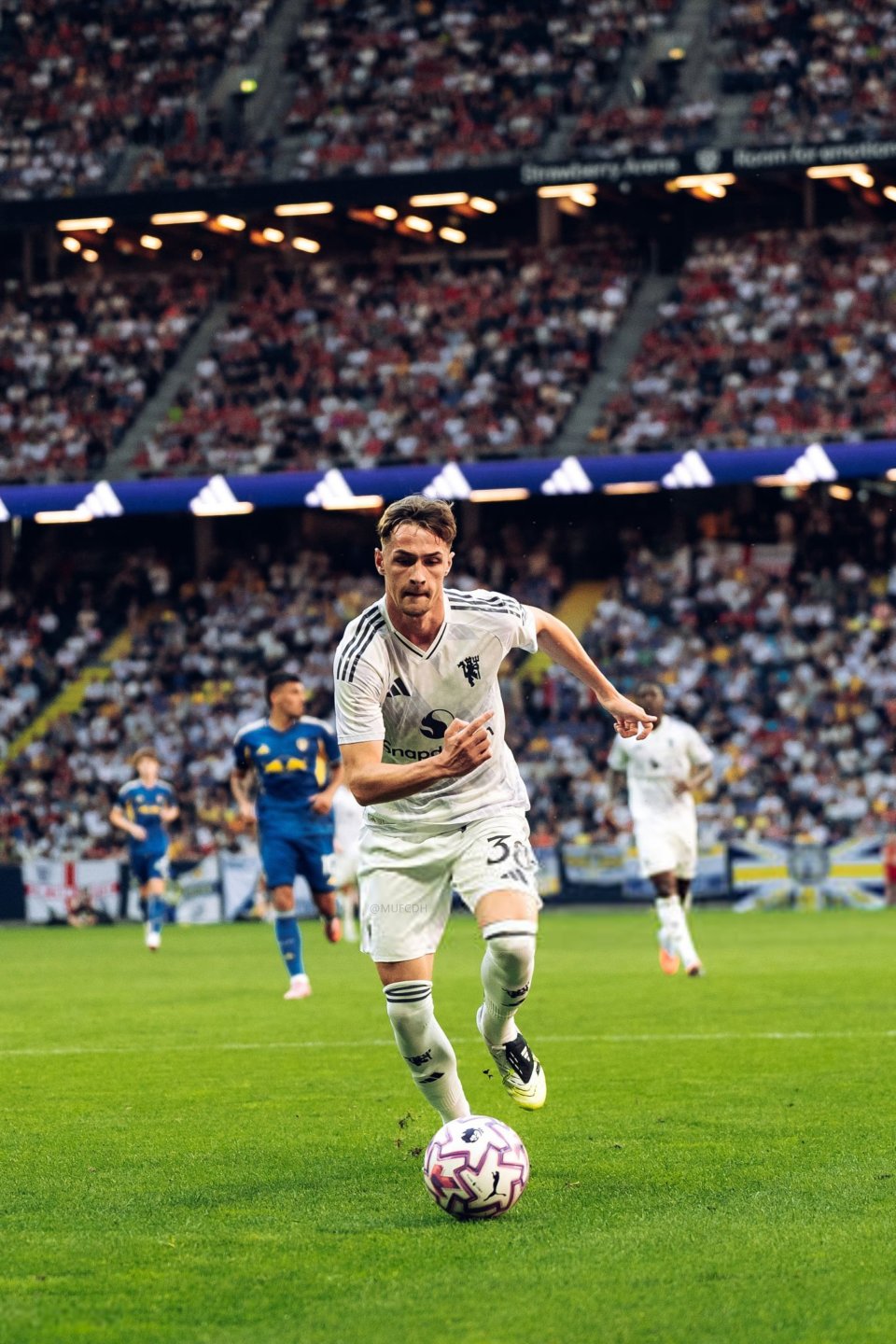 首秀, aA 首秀, aA