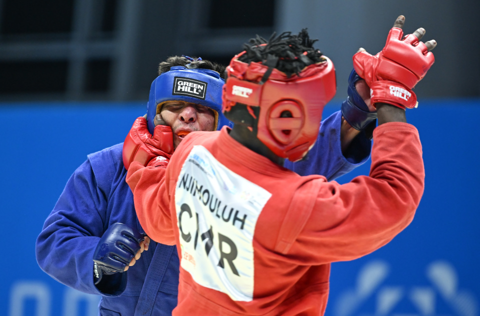 新华社记者, https, bt 新华社记者, https, bt