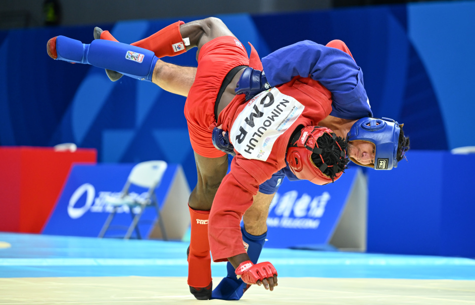 TpdAK, com TpdAK, com