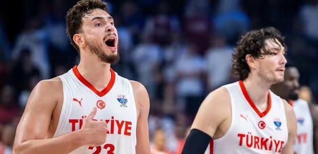 申京单节爆, 得冠军